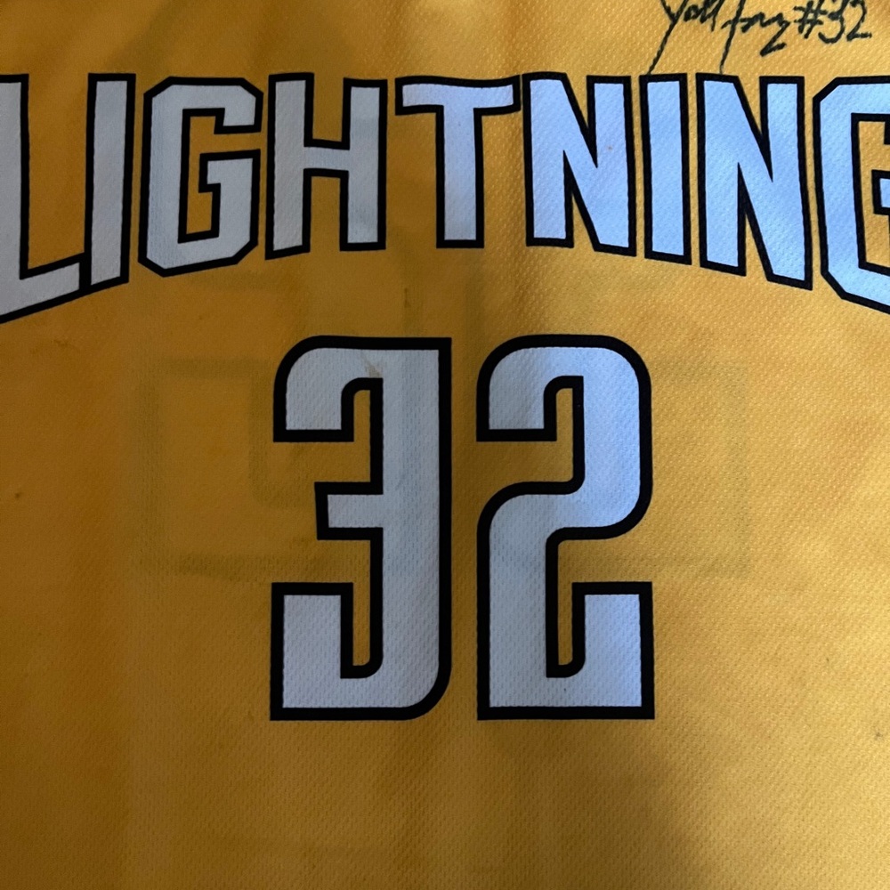 London Lightning's autographed jersey basketball team #32 game sports home team